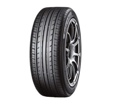 https://protyres.ae/wp-content/uploads/2025/04/bluearth-es-es32-2_5_1_1_2_1_1_1_1_1.jpg